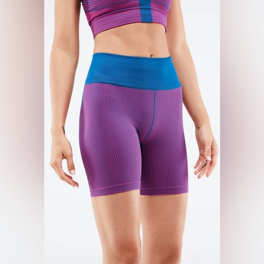 Fabletics High-Waisted Seamless Rib Short in Blue & Pink - Size Medium NWT